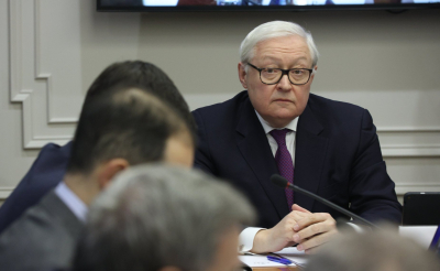 Рябков призвал направлять к США все вопросы о возможности договориться по ДСНВ