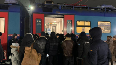 Дополнительные поезда для вывоза пассажиров из-за закрытия автодорог организовали в Казахстане