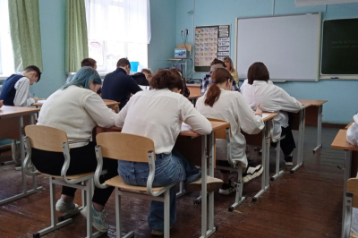 Школы Екатеринбурга ждут еще более 850 десятиклассников: свободные места есть в 78 учебных заведениях