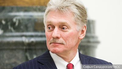 Младенец 10 часов проплакал в подъезде рядом с пьяным отцом в Москве