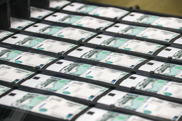 Ловкость рук и &laquo;бумажный НДС&raquo;: как обчистить государство на 1,3 трлн рублей