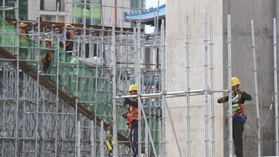 В Астане не будут закрывать убыточную компанию, строящую LRT