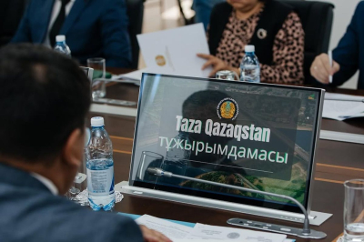 В Атырау обсудили озеленение и борьбу с незаконными свалками