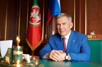Минниханов поздравил работников местного самоуправления с профессиональным праздником