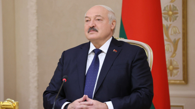 Лукашенко пригласил Макрона в Минск