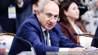 МИД Китая заявил о готовности жестко противостоять давлению США