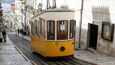 Токаев соболезнует Португалии из-за трагедии с фуникулером