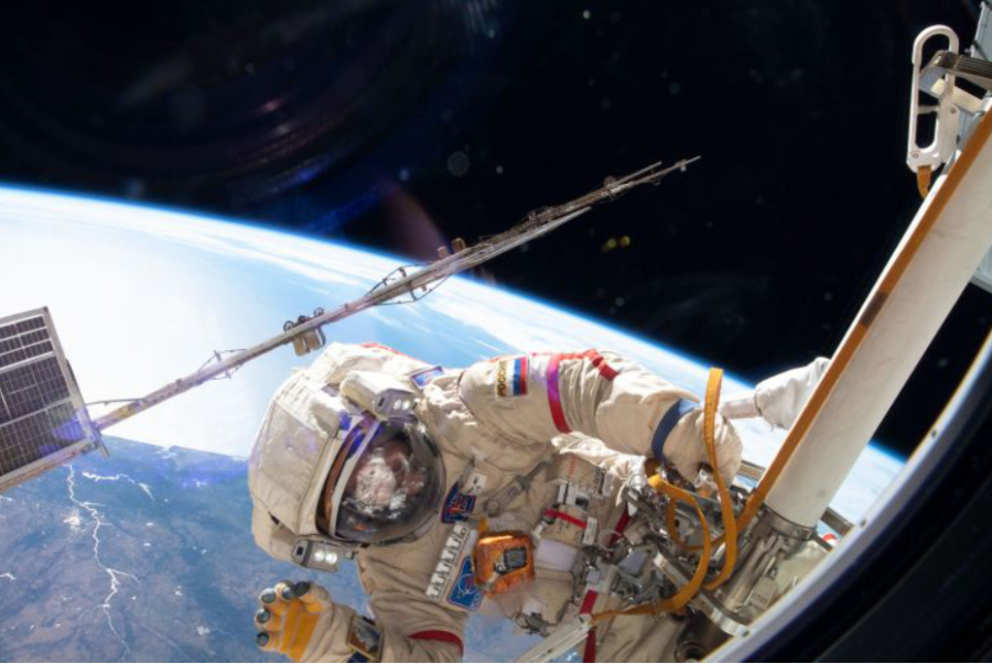 Космонавт Зубрицкий рассказал об&nbsp;экспериментах за&nbsp;бортом МКС