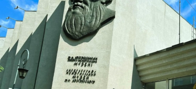 На &quot;прогулку по городу с Достоевским&quot; приглашают семейчан