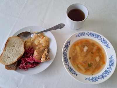 Школьников Омска кормили фальсифицированными продуктами