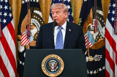 Трамп заявил об&nbsp;успешных переговорах с&nbsp;Ираном: &laquo;Они согласились отказаться от&nbsp;ядерного оружия&raquo;