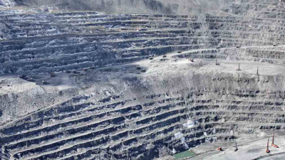 На крупнейшем месторождении Центральной Азии начали добывать золото под землей