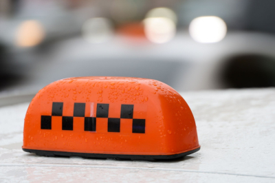 Россиянам раскрыли, как изменятся цены на такси из-за закона о локализации