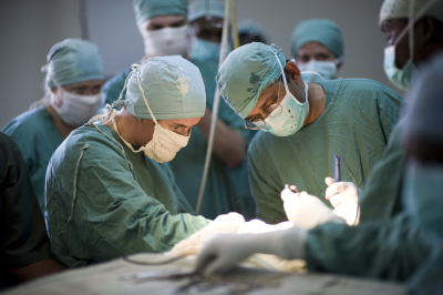 Жительница Нижегородской области лишилась груди после 16 пластических операций