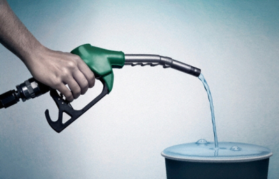 Цена на бензин в США приблизилась к очередному антирекорду