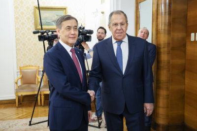 Глава МИД РФ и Генсек ШОС обсудили подготовку к саммиту в Кыргызстане