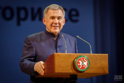 Раис Татарстана Рустам Минниханов поздравил православных с Пасхой