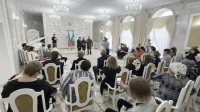 В Нижнекамске 20 семьям участников СВО передали государственные награды