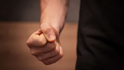 Казахстанец подрался с иностранцем из-за парковки