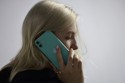 Apple вынуждена повышать цены на продукцию, заявил Кук